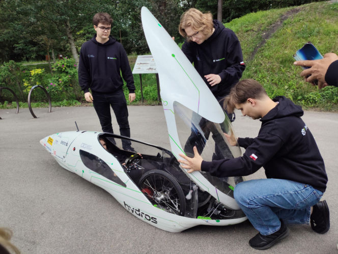 Hydros i Hydra gotowe do kolejnego Shell Eco-marathon. Jak zmieniły się bolidy?
