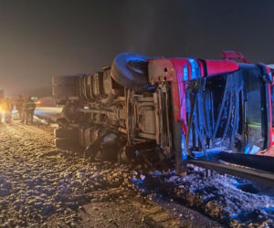 Wypadek na obwodnicy Trójmiasta. Ciężarówka za zbożem zablokowała ruch. Poważne utrudnienia