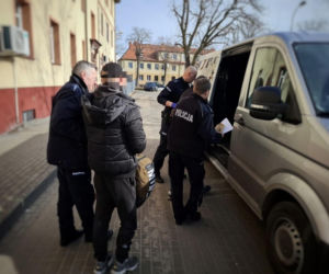 Zatrzymali 136 osób! Prawie 2 tysiące policjantów w akcji