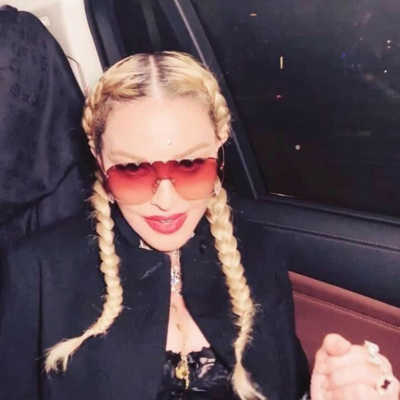 Madonna w koszulce z Janem Pawłem II