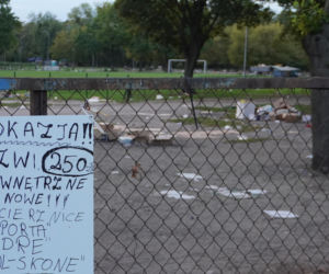 Brud po bazarze na warszawskiej Woli