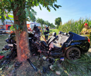 ZMASAKROWANE auto na DK nr 7! Ranni rodzice z maluszkiem! ZDJĘCIA z koszmarnego wypadku