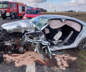 Wypadek na drodze Kąkolewo-Garzyn. Wezwano śmigłowiec