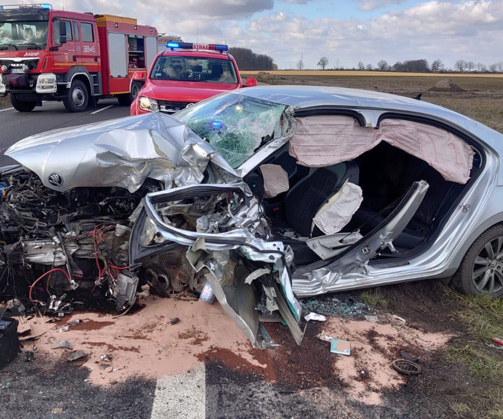 Wypadek na drodze Kąkolewo-Garzyn. Wezwano śmigłowiec