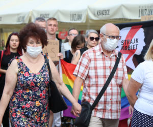 Torunianie protestują przeciwko przegłosowaniu Lex TVN