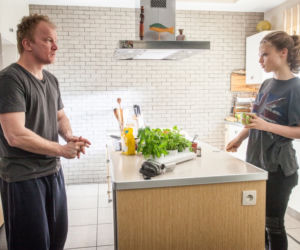 To nie koniec świata 2 sezon odc. 26. Darek (Eryk Lubos), Blanka (Anna Karczmarczyk)