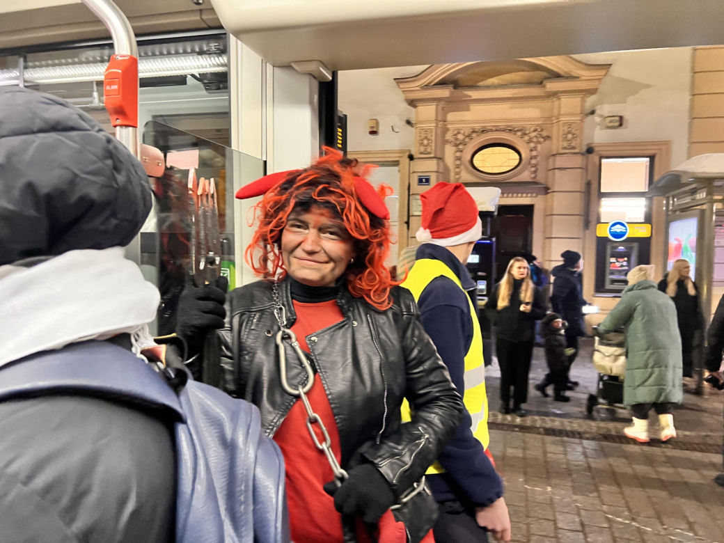 Święty Mikołaj jechał w krakowskim tramwaju 