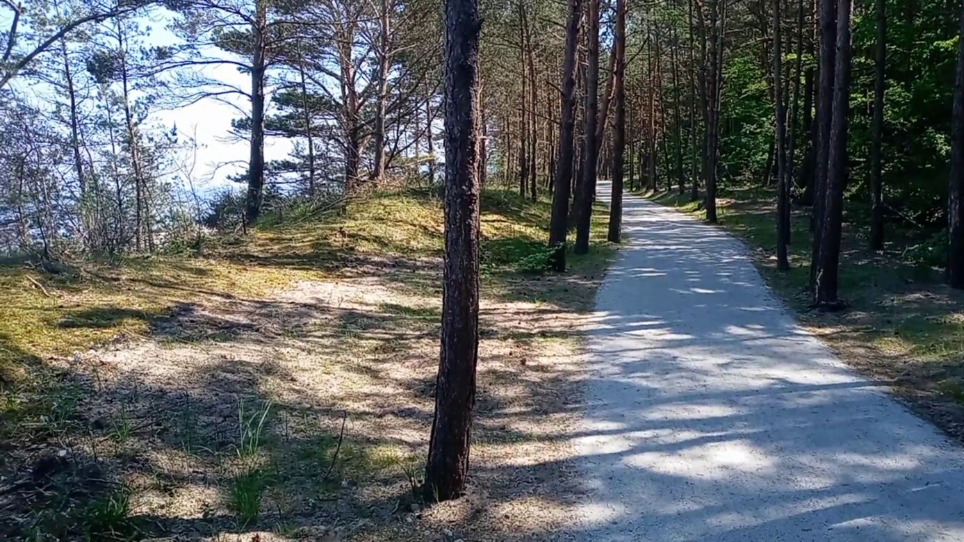 Rowerzyści kontra naturyści. Słynna naga plaża przestanie istnieć?