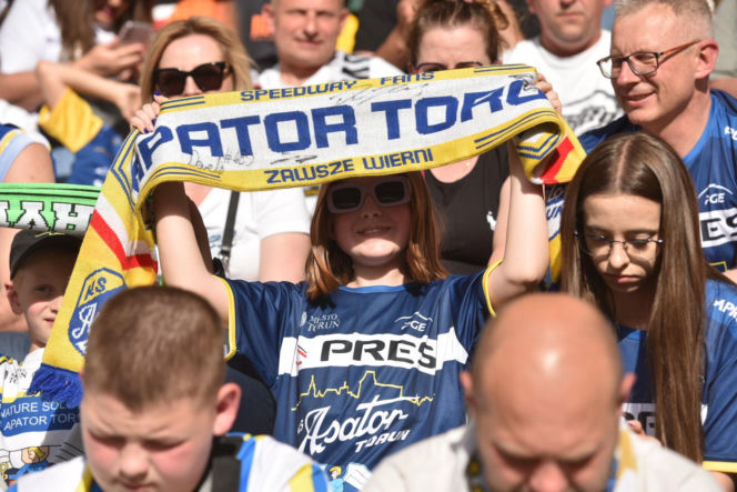 PRES Grupa Deweloperska Toruń - Gezet Stal Gorzów: Zdjęcia kibiców z meczu 7. kolejki PGE Ekstraligi na Motoarenie