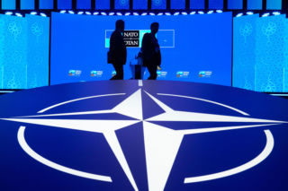 NATO mobilizuje miliardy na obronność. Prywatny kapitał i Bank DSRB