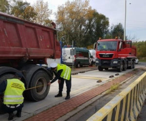 Przeładowane wywrotki i inne naruszenia w transporcie
