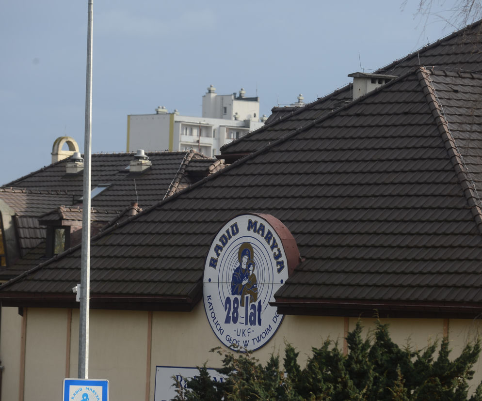  Toruń: Dramatyczne sceny przed Radiem Maryja. Desperat wtargnął na teren Rydzyka!