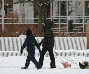 Marta Kaczyńska z synem na spacerze