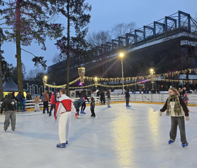 Lodowisko Ice-Park Kraków w Parku Jordana