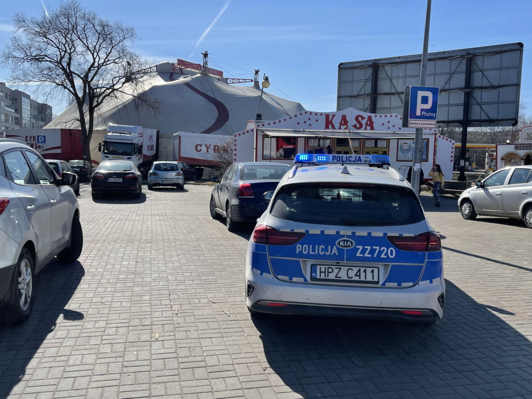 Pruszków: Wypadek w cyrku. Akrobaci trafili do szpitala 