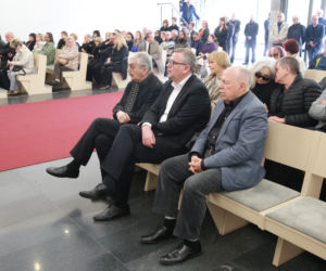 Parówki i papierosy zamiast księdza 