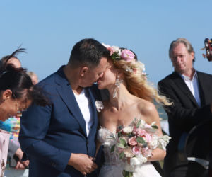 Małgorzata Opczowska wzięła ślub z Jackiem Łęskim na plaży