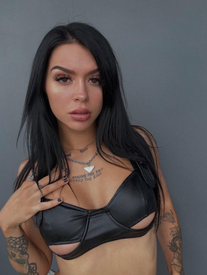 Elayna Black/Cora Jade