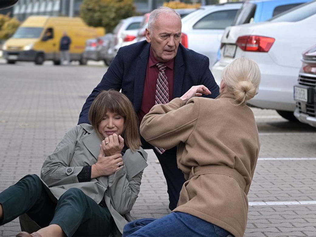 Pierwsza miłość, odcinek 3926: Weksler (Karol Strasburger), Ewa (Ewa Gawryluk), Grażyna (Grażyna Wolszczak) 