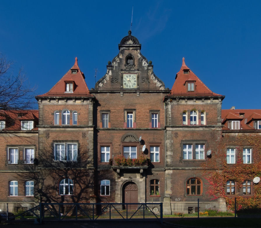 To miasto w województwie śląskim jest jednym z najgęściej zaludnionych w Europie. Leży blisko Chorzowa