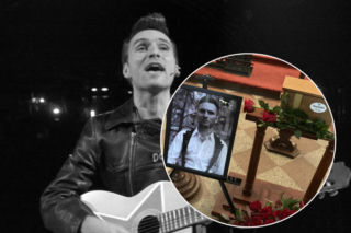 Skromny pogrzeb Pawła Hartlieba. Drewniana urna i czarno-białe zdjęcie. Tak pożegnano 51-letniego muzyka