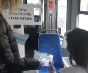 Co grozi za brak maseczki w autobusie? Możesz dostać mandat! Sprawdź, ile zapłacisz