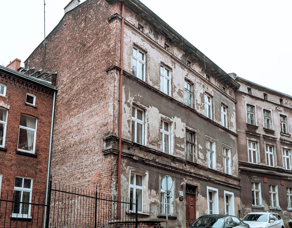 Biskupa 27 po renowacji i przed nią