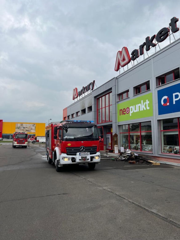 Pożar w galerii handlowej w Nowym Sączu. Płonęło stoisko cenionego zegarmistrza