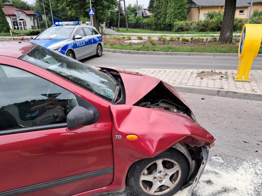 Wypadek u zbiegu ulic Konstytucji 3 Maja i Pileckiego w Starachowicach