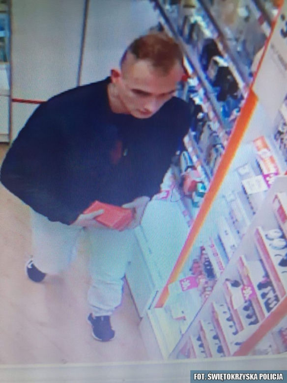 "PRAWILNE" mordeczki z Buska. Znasz tych młodzieńców? Szuka ich POLICJA! 