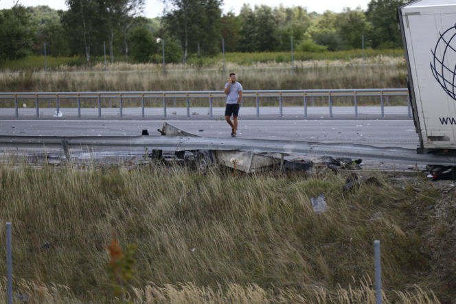 Tragedia na A1 pod Częstochową. Ciężarówka wjechała w służby. Są ofiary