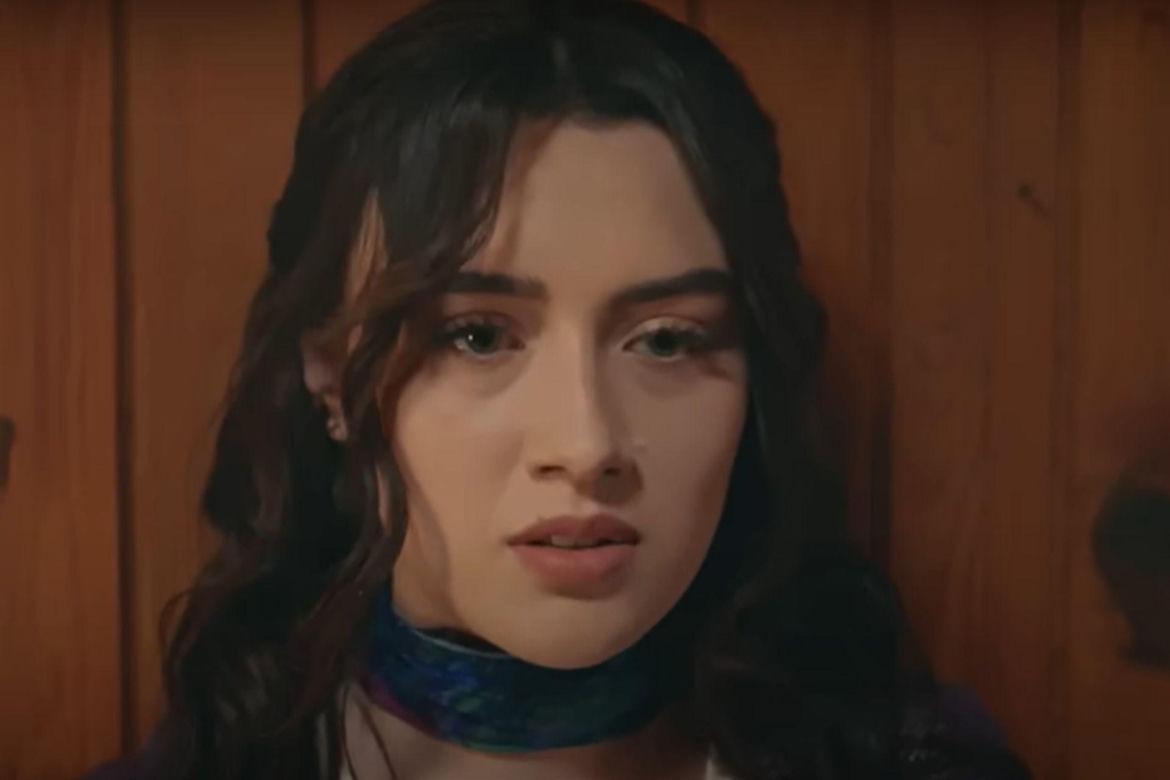 Zeynep zorientuje się, że coś się dzieje! 