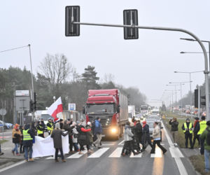 Mają dość korków, chcą buspas. W godzinach szczytu protestowali na pasach