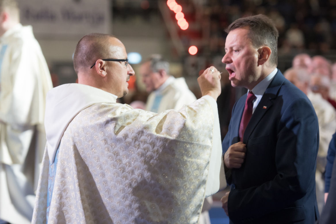 Na kolana przed o. Rydzykiem