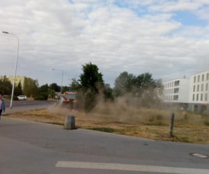 Koszą pustynię na Białołęce