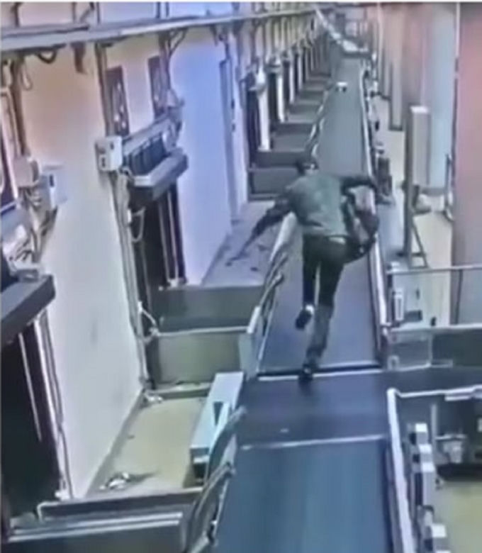 Spóźnił się na samolot do Rzeszowa. Wszedł na taśmę bagażową jak Bruce Willis