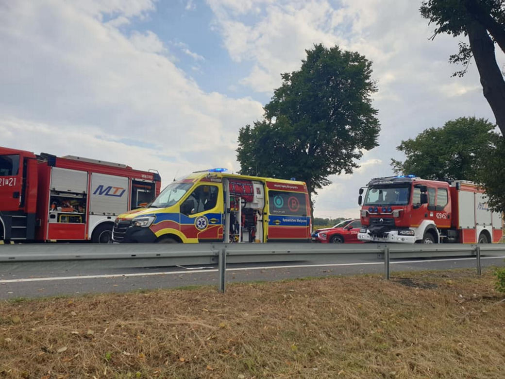 Makabryczny wypadek na DK92 pod Świebodzinem! 39-latka i dwoje dzieci zginęło w zderzeniu z tirem [ZDJĘCIA]