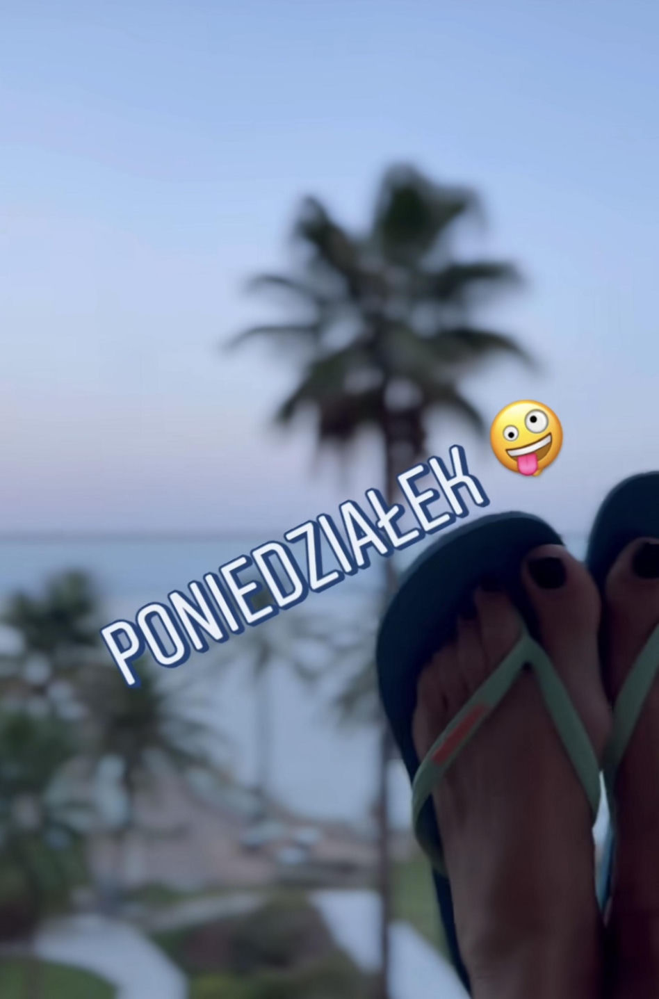 Kalska nie odpuszcza widoków. Tylko teraz "ubrała się"  w okulary
