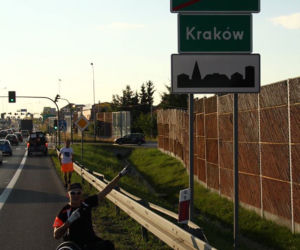 Adrian Beściak z Rzeszowa objedzie Polskę na wózku. Chce pomóc chorej Karolince [START]