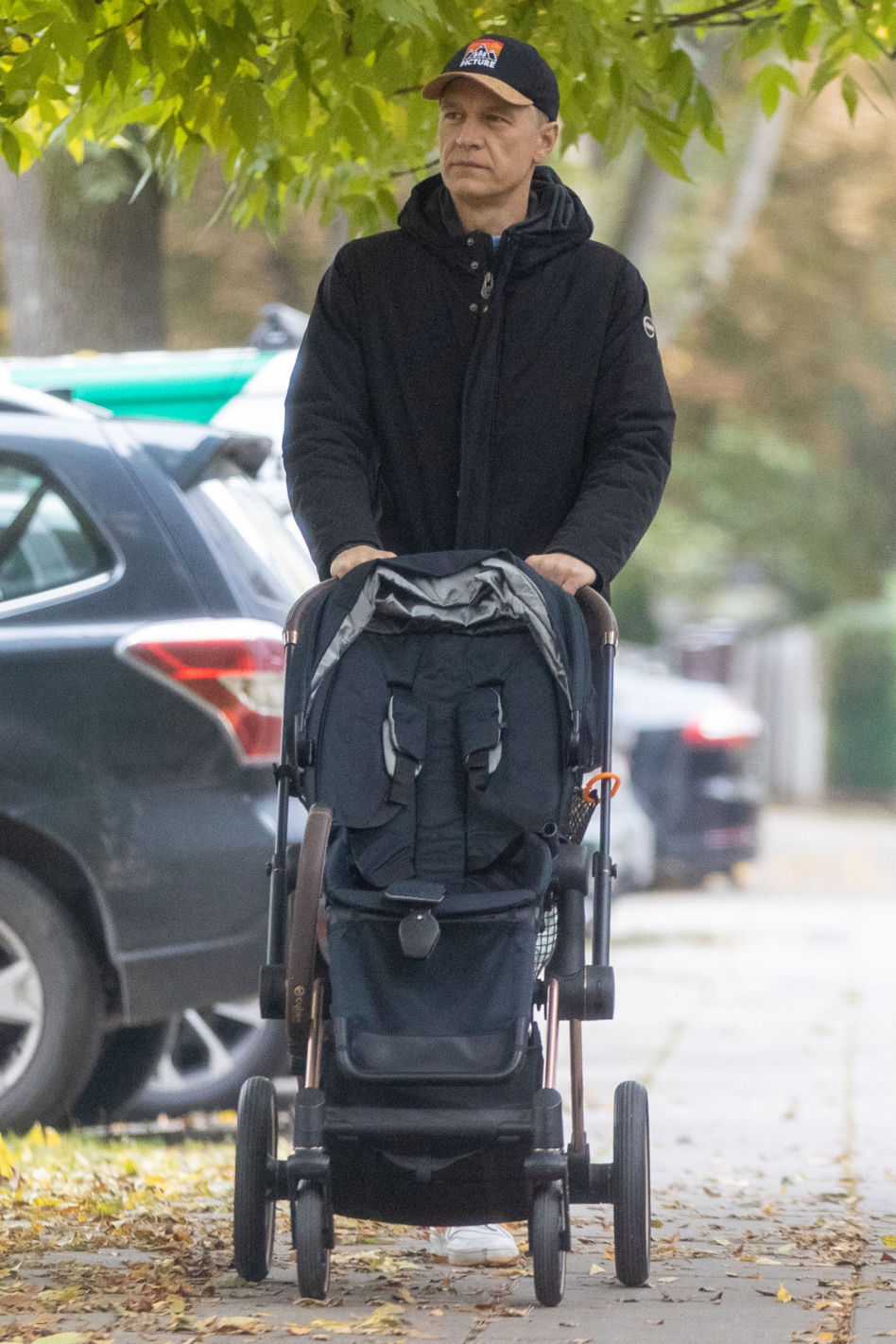 Michał Żebrowski  dojada na mieście 