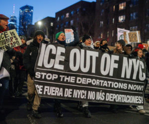 Tysiące ludzi protestują przeciwko działaniom ICE