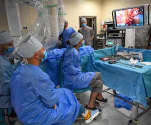 Polscy lekarze z Chin zoperaowali pacjentów w Warszawie. To pierwsze w historii operacje telerobotyczne na taką odległość