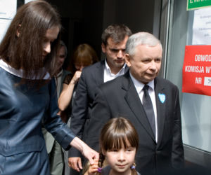 Jarosław Kaczyński głosuje w II turze