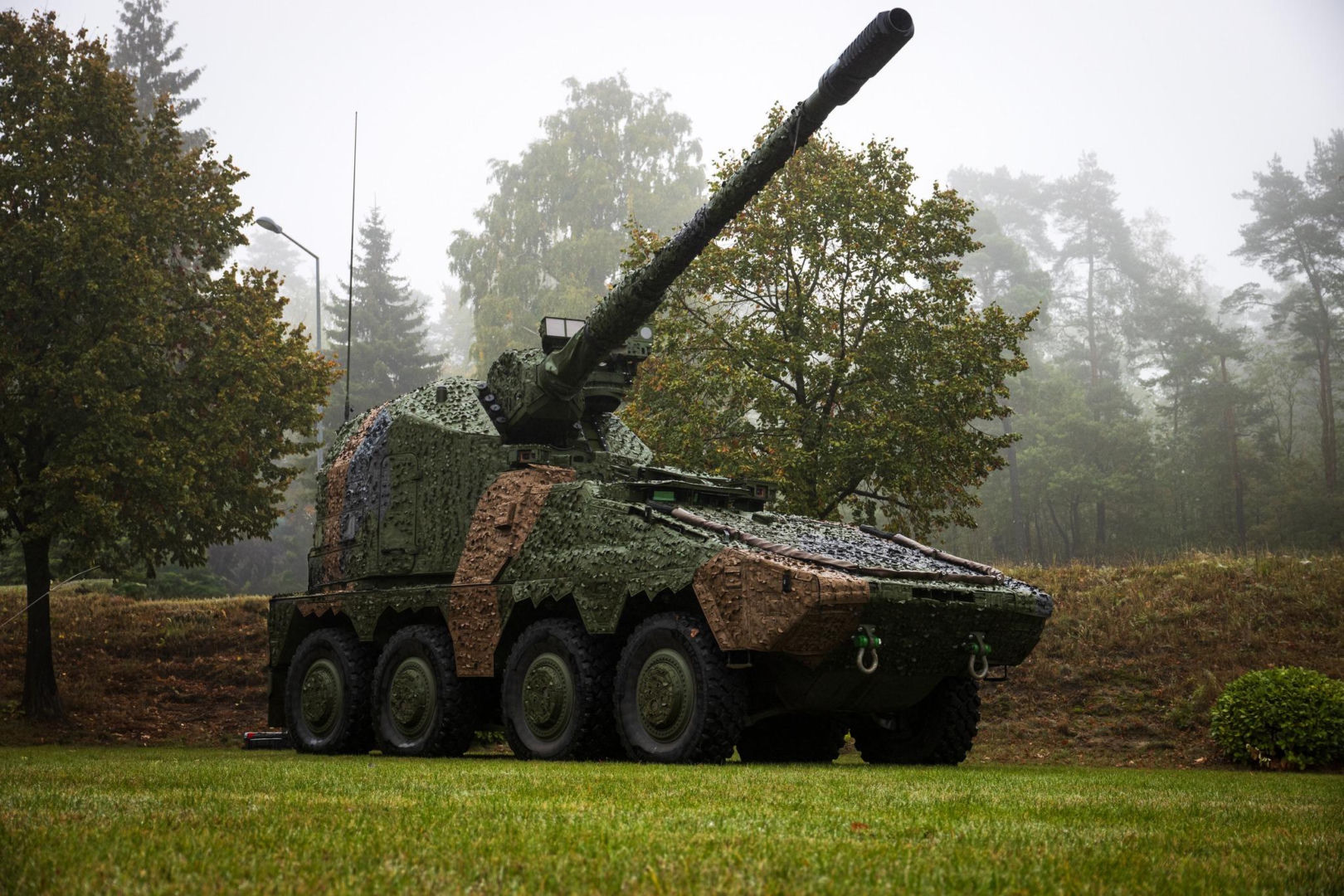 Niemcy stawiają na mobilność. Bundeswehra zamawia pierwsze haubice kołowe RCH 155