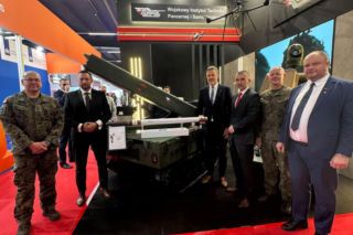 PGZ i Nitro-Chem integrują pocisk Hydra z pojazdem KUNA