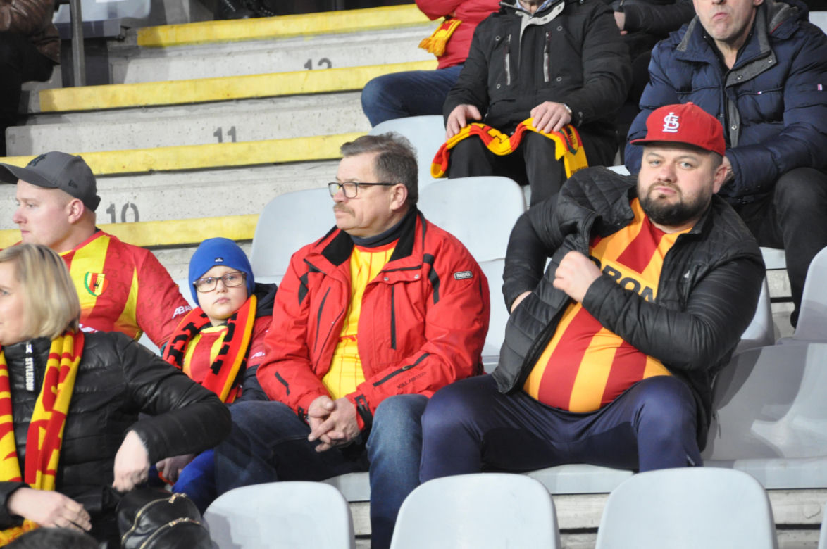 Korona Kielce - Legia Warszawa. Zdjęcia kibiców na Suzuki Arenie