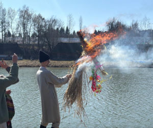 Tłumy w lubelskim Skansenie pożegnały zimę. Jeden z dawnych przesądów do dziś mrozi krew w żyłach