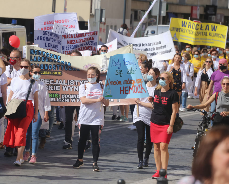 Protest pracowników służby zdrowia w Warszawie