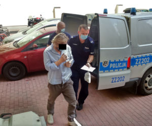 Afera w Warszawie. Zatrzymali oszusta w galerii. A on od roku nie żyje!