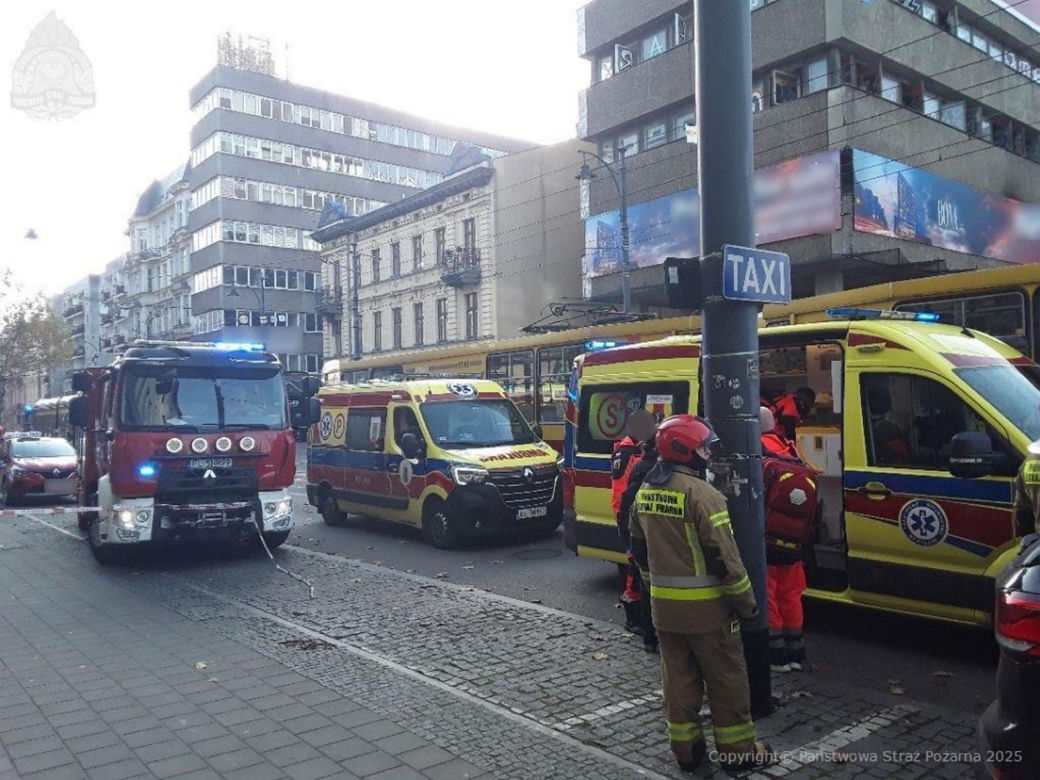 Łódź. Zderzenie dwóch tramwajów w czwartek, 13 listopada. 12 osób poszkodowanych [ZDJĘCIA].